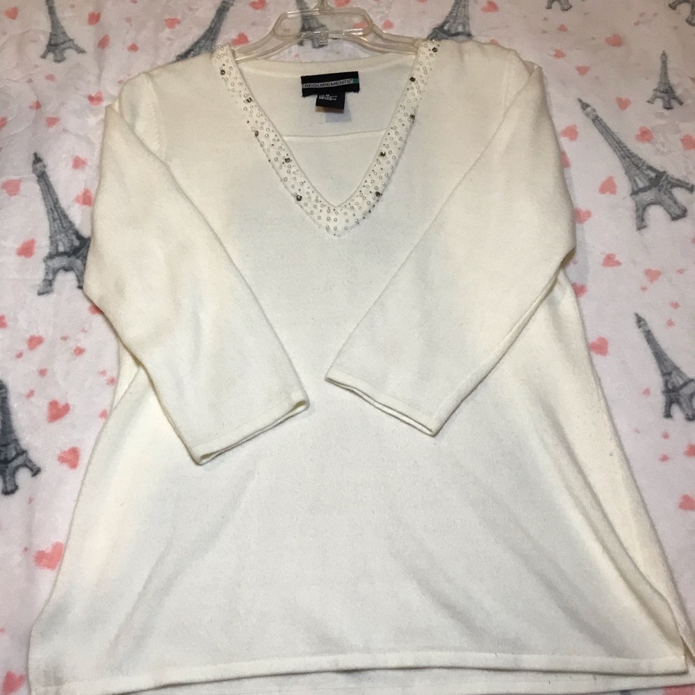 REQUIREMENTS blouse cream acrylic size Medium.